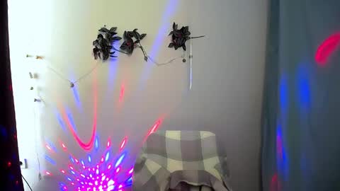 Snapshot of _cutie_and_shy_ chatting on 05-13-26, 06:22 _cutie_and_shy_ online show from 05-13-26, 06:22