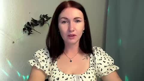 Snapshot of _cutie_and_shy_ chatting on 05-25-26, 06:19 _cutie_and_shy_ online show from 05-25-26, 06:19