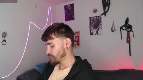 Snapshot of _delacruz911_ chatting on 12-12-24, 08:53 delacruz online show from 12-12-24, 08:53