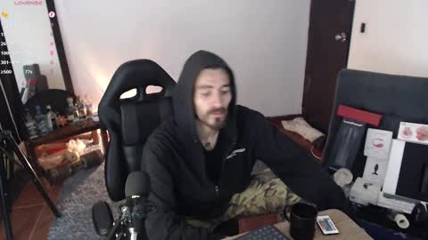 Snapshot of _delacruz911_ chatting on 10-21-25, 12:39 delacruz online show from 10-21-25, 12:39