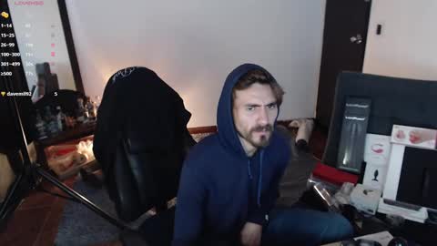 Snapshot of _delacruz911_ chatting on 10-23-25, 03:22 delacruz online show from 10-23-25, 03:22