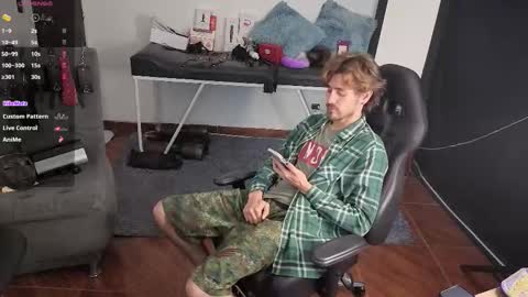 Snapshot of _delacruz911_ chatting on 11-02-25, 03:47 delacruz online show from 11-02-25, 03:47