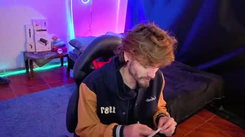 Snapshot of _delacruz911_ chatting on 12-15-25, 12:09 delacruz online show from 12-15-25, 12:09