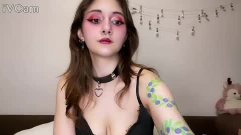 Snapshot of _devilbaby chatting on 12-06-24, 01:55 Kate online show from 12-06-24, 01:55