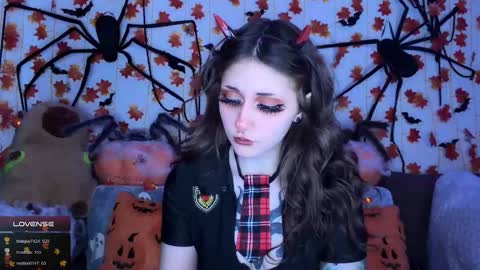 Snapshot of _devilbaby chatting on 11-09-25, 05:39 Kate online show from 11-09-25, 05:39