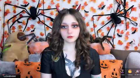 Snapshot of _devilbaby chatting on 11-21-25, 05:55 Kate online show from 11-21-25, 05:55