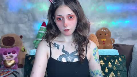 Snapshot of _devilbaby chatting on 12-14-25, 04:01 Kate online show from 12-14-25, 04:01