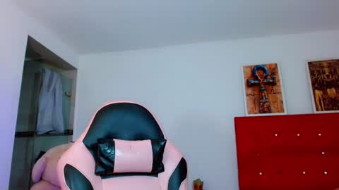 Snapshot of _diva_ts chatting on 06-30-26, 04:52 nicol online show from 06-30-26, 04:52
