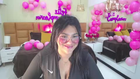 Snapshot of _dulcinea_1 chatting on 02-04-25, 11:38 Dulcinea online show from 02-04-25, 11:38