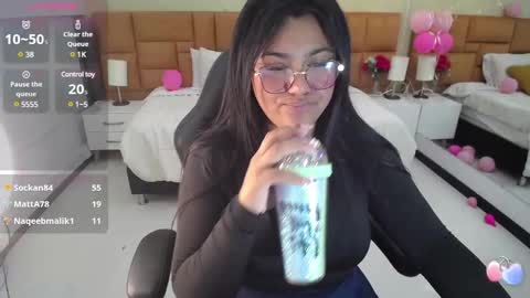 Snapshot of _dulcinea_1 chatting on 02-10-25, 02:05 Dulcinea online show from 02-10-25, 02:05