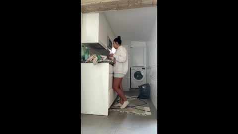  elena barra online show from 09-18-25, 10:28