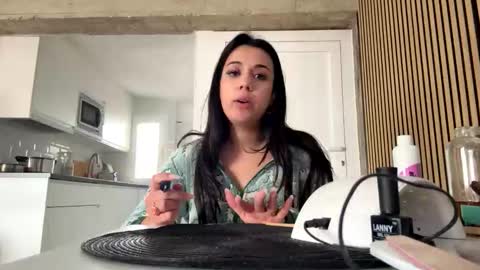 Snapshot of _elena_barra chatting on 04-02-26, 01:20 elena barra online show from 04-02-26, 01:20
