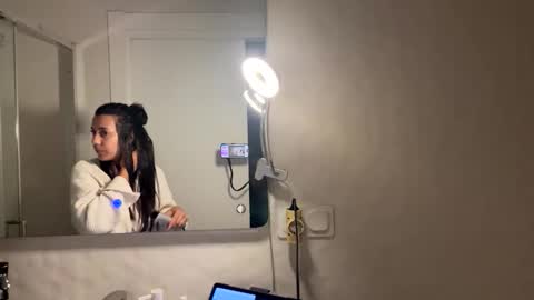 Snapshot of _elena_barra chatting on 04-24-26, 06:49 elena barra online show from 04-24-26, 06:49