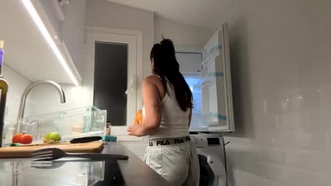 Snapshot of _elena_barra chatting on 05-25-26, 08:48 elena barra online show from 05-25-26, 08:48
