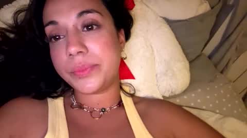 Snapshot of _elena_barra chatting on 05-31-26, 10:44 elena barra online show from 05-31-26, 10:44