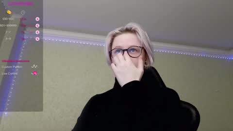 chloue and Gretta online show from 12-01-24, 09:48