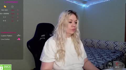 chloue and Gretta online show from 01-10-25, 05:37