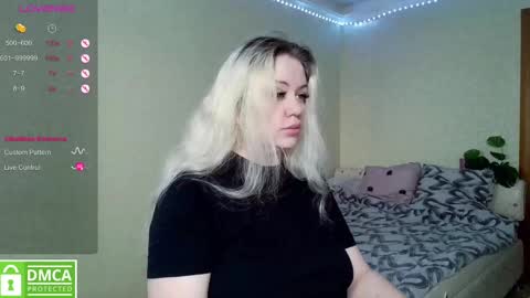 chloue and Gretta online show from 03-10-25, 04:38