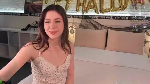 Snapshot of _emiliaa_ chatting on 11-09-25, 02:54 Milana online show from 11-09-25, 02:54