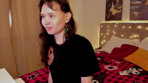 Snapshot of _emily__strike_ chatting on 05-13-26, 02:09 _emily__strike_ online show from 05-13-26, 02:09