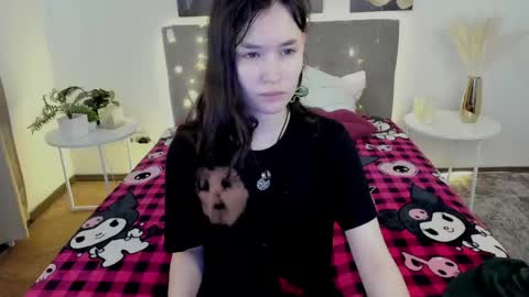 Snapshot of _emily__strike_ chatting on 05-25-26, 01:33 _emily__strike_ online show from 05-25-26, 01:33