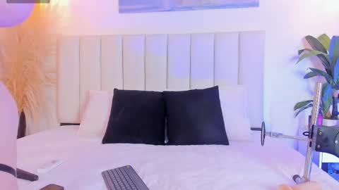 Snapshot of _emily_queen chatting on 06-03-26, 05:54 Emily Queen online show from 06-03-26, 05:54
