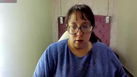 Snapshot of _emily_rosee_ chatting on 10-02-25, 12:12 Emily online show from 10-02-25, 12:12