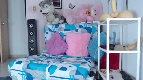 Emily Valencia online show from 03-04-25, 05:53