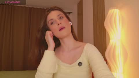 _esmeraldiyaa_ online show from 04-15-26, 06:15