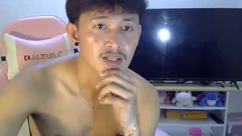 Snapshot of _everydaycum chatting on 10-22-25, 03:23 morg online show from 10-22-25, 03:23