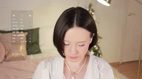 Snapshot of _female_essence_ chatting on 12-30-24, 03:14 Essie online show from 12-30-24, 03:14