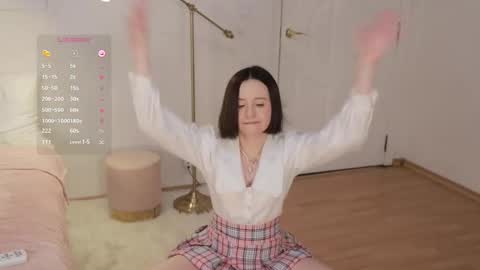 Snapshot of _female_essence_ chatting on 02-28-25, 10:41 Essie online show from 02-28-25, 10:41