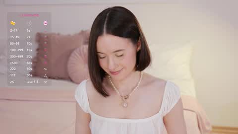 Snapshot of _female_essence_ chatting on 09-11-25, 05:57 Essie online show from 09-11-25, 05:57