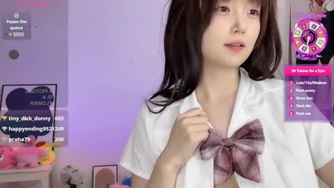 Snapshot of _flipped_ chatting on 02-14-25, 09:21 Flipped online show from 02-14-25, 09:21