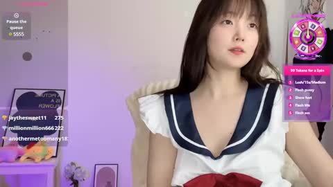 Snapshot of _flipped_ chatting on 03-08-25, 01:06 Flipped online show from 03-08-25, 01:06