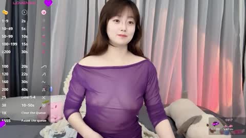 Snapshot of _flipped_ chatting on 11-06-25, 02:23 Flipped online show from 11-06-25, 02:23