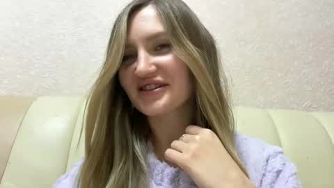 Snapshot of _florinika_ chatting on 01-13-26, 10:26 Flora online show from 01-13-26, 10:26