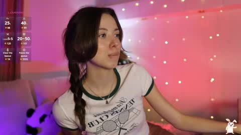 Snapshot of _fluffybunny_ chatting on 02-10-25, 11:57 Goldy Grace online show from 02-10-25, 11:57