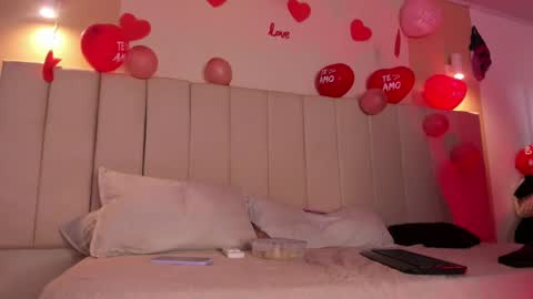 Frida online show from 02-18-25, 01:00