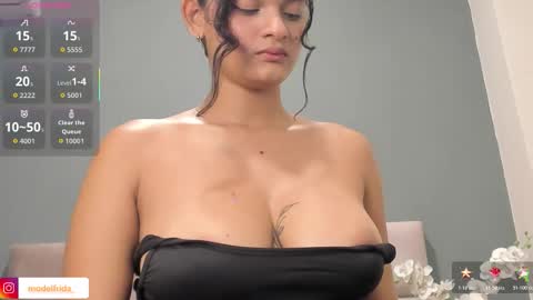 Frida online show from 11-10-25, 01:32