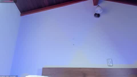 Snapshot of _fullmoon chatting on 12-17-25, 09:10 fullmoon online show from 12-17-25, 09:10