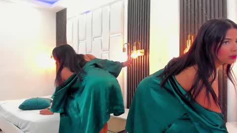 Snapshot of _gaby_blake chatting on 02-15-26, 01:41 Gaby online show from 02-15-26, 01:41