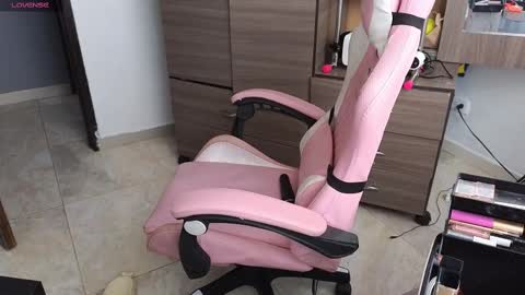 Snapshot of _gala__ chatting on 02-13-25, 01:26 we are hot friends online show from 02-13-25, 01:26