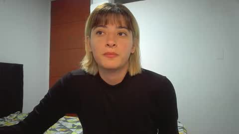 Mia-foster online show from 04-23-26, 01:51