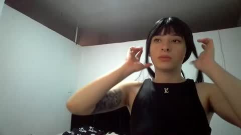 Snapshot of _genesid_dixton chatting on 08-03-26, 08:56 Mia-foster online show from 08-03-26, 08:56