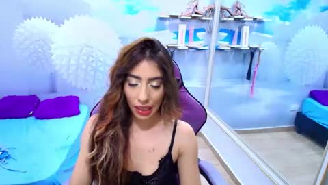 Snapshot of _gold_strawberry_ chatting on 06-11-26, 05:16 _gold_strawberry_ online show from 06-11-26, 05:16