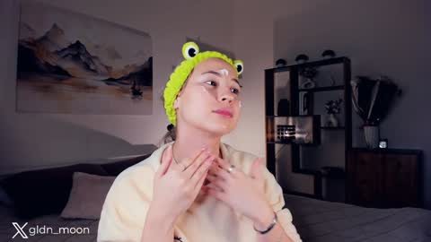 Rina online show from 01-19-25, 07:37