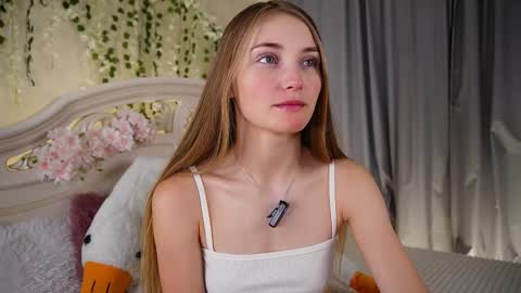 Milly online show from 10-11-25, 02:22