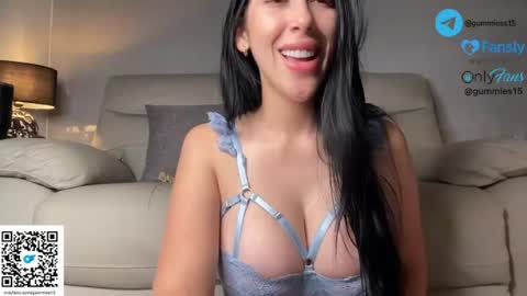 Snapshot of _gummies15 chatting on 06-18-26, 03:07 sara online show from 06-18-26, 03:07