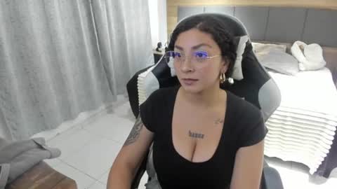 Snapshot of _h_a_n_n_a_ chatting on 07-04-26, 03:56 hanna online show from 07-04-26, 03:56